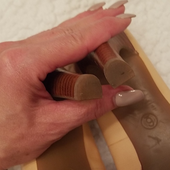 Etienne Aigner Luke Leather Heels Size 6 - Picture 6 of 8